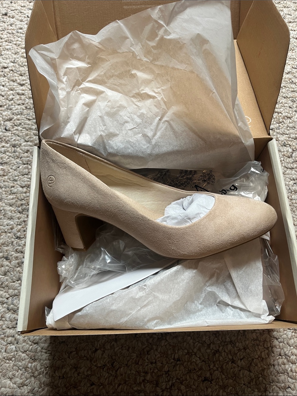 Life Stride Beige Suede Mid Heel Pump